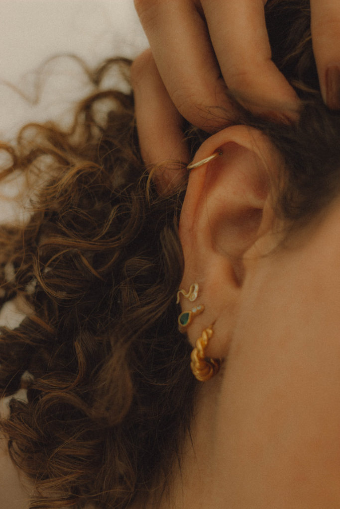 gold-earrings-layering